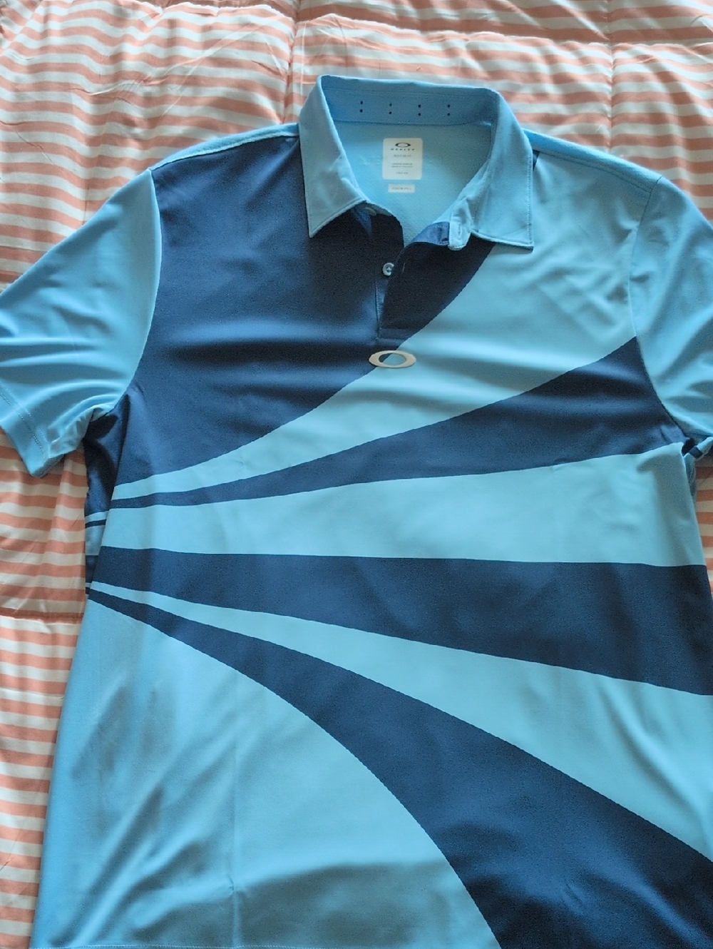 Oakley Men’s Light Blue & Navy Graphic Performance Polo